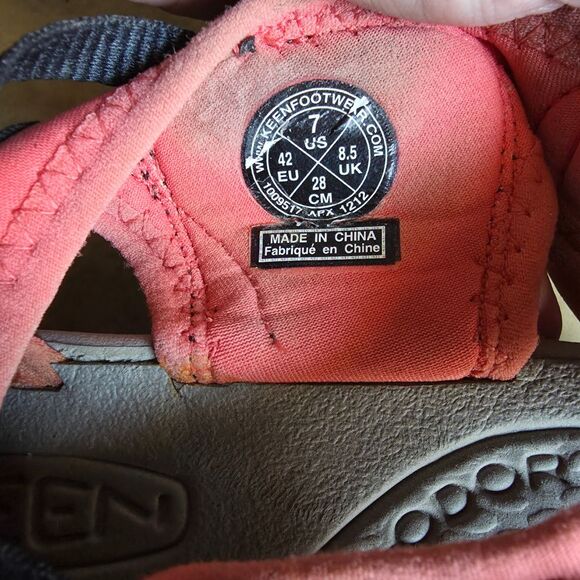 KEEN Whisper Waterproof Shadow Rose Sandal 7 - Picture 6 of 15